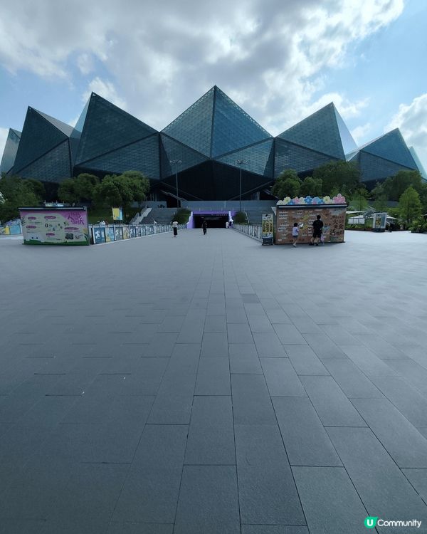 “在龙岗，遇见不一样的深圳——现代、自然与文化的碰撞✨