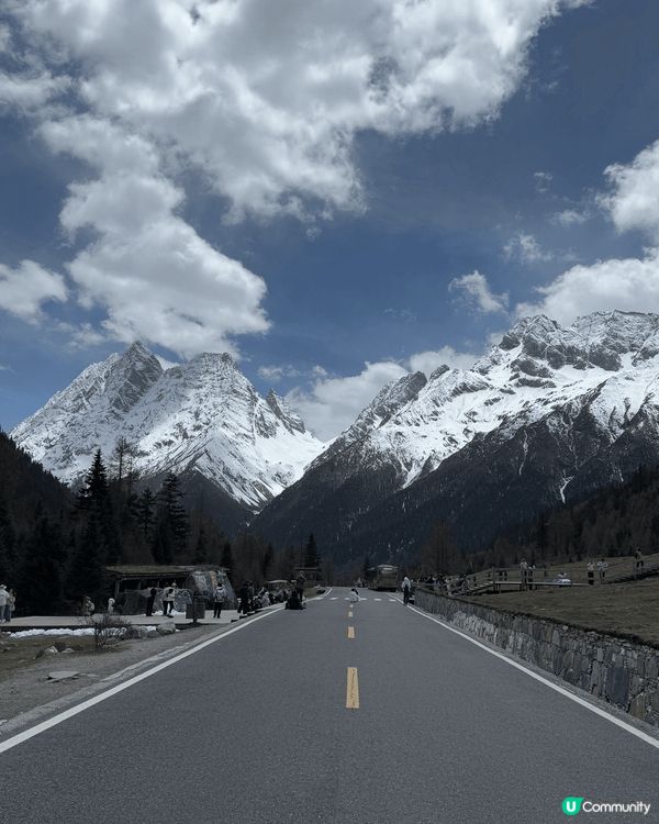 來過四川就明白何謂風景如畫，有山有水，亦有古色古香的建築物，...