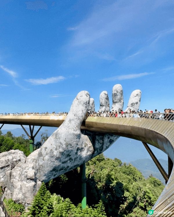 越南峴港的巴拿山「佛手托金橋」是近期熱門旅遊熱點，這處位於高...