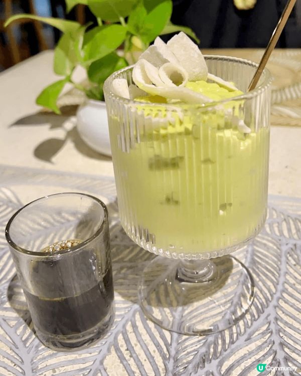 越南峴港的巴拿山「佛手托金橋」是近期熱門旅遊熱點，這處位於高...