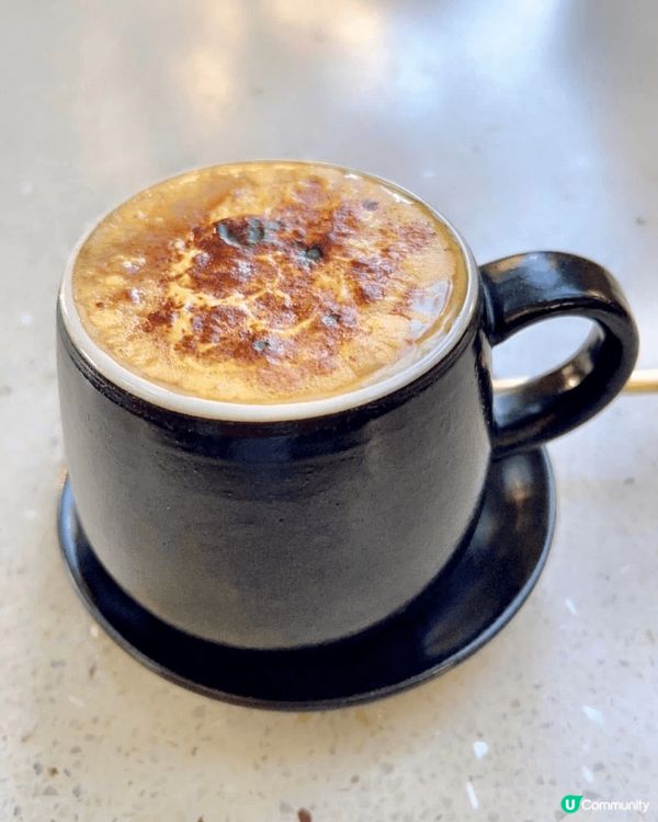 越南峴港的巴拿山「佛手托金橋」是近期熱門旅遊熱點，這處位於高...