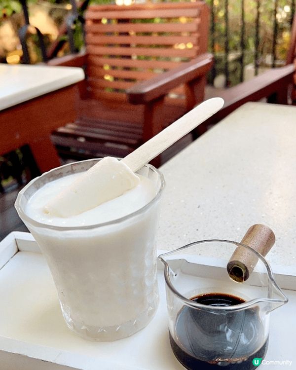 越南峴港的巴拿山「佛手托金橋」是近期熱門旅遊熱點，這處位於高...