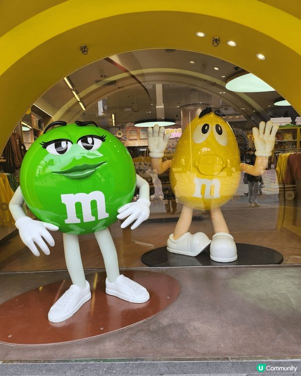 上海蘇州之旅， 蘇州山塘街一河之隔，兩邊是商店，晚上的景色很...