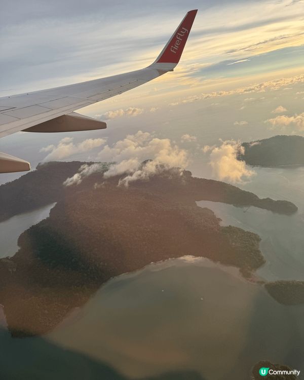 去旅行會整一本小冊子，而且最鍾意飛機起飛嘅時候影相留念