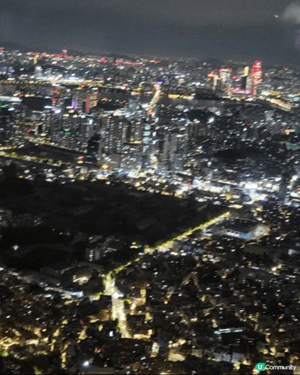 韓國首爾南山塔。有象徵愛情的掛著愛情塔；及可高高在上欣賞南山...