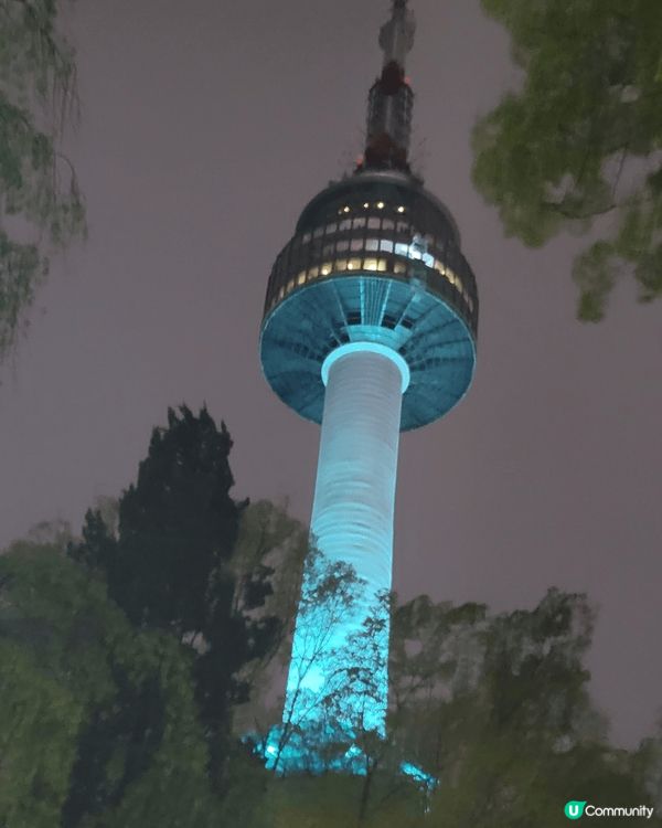 韓國首爾南山塔。有象徵愛情的掛著愛情塔；及可高高在上欣賞南山...