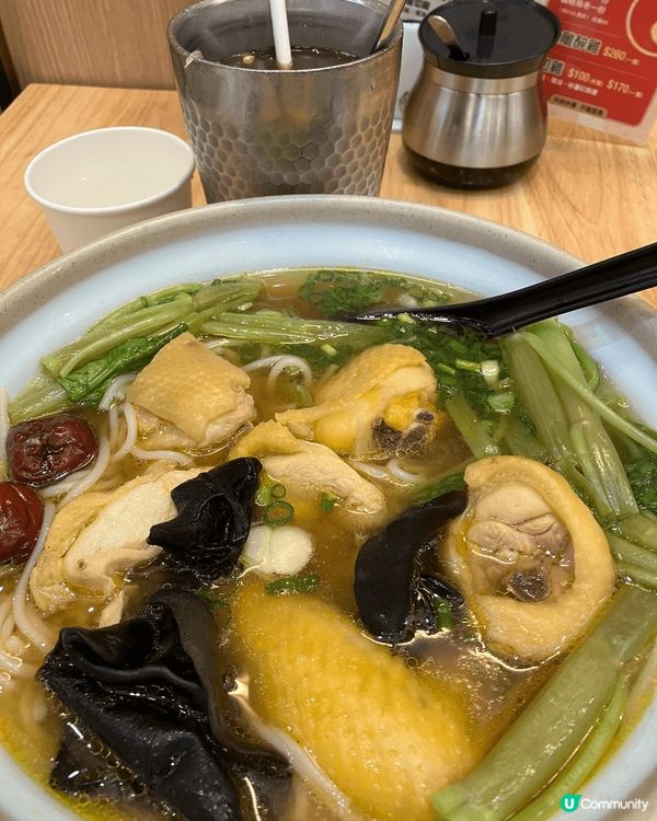 我至愛香港的美食是豉汁蒸雞飯、豉汁蒸鯇魚和雲耳醉雞米線, 十...