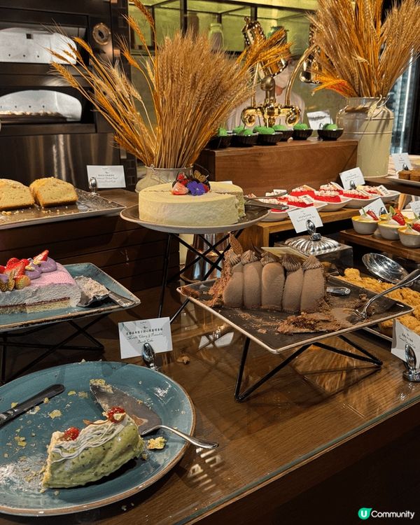 「喜馬當先」（Hay Market）是香港沙田馬場內一間極具...