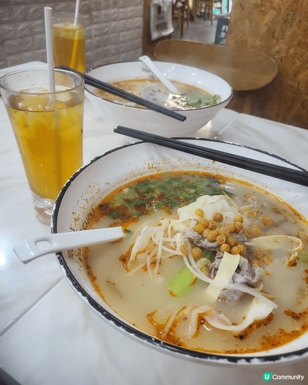 這間在粉嶺聯和墟附近的店舖 - 巴辣仔烤魚雞煲， 原來是想到...