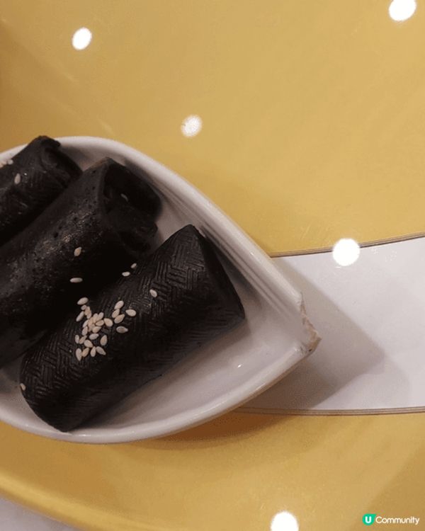 三數知己到上環享用下午茶美食：乾炒牛河，咸菜胡椒豬肚，芝麻卷...