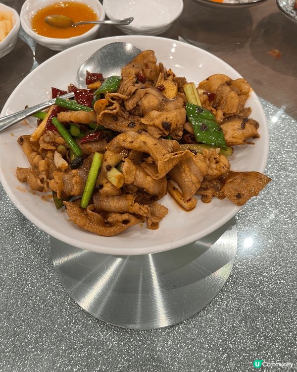 古琴雅苑位於 *銅鑼灣利舞臺廣場* ，是一家主打京菜和滬的高...