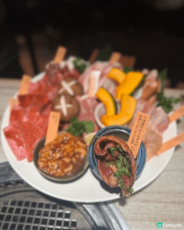 日式料理燒肉，真係好好味， 有牛肉豬肉牛舌等等， 仲有一個好...