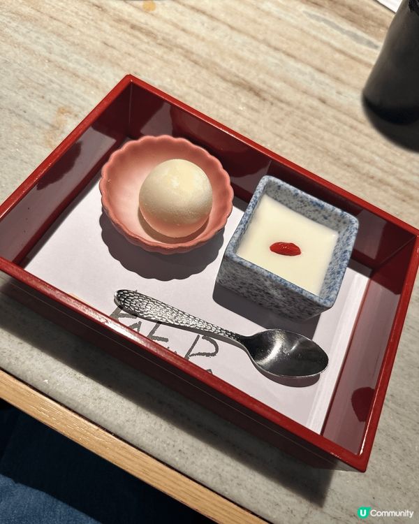 日式料理燒肉，真係好好味， 有牛肉豬肉牛舌等等， 仲有一個好...