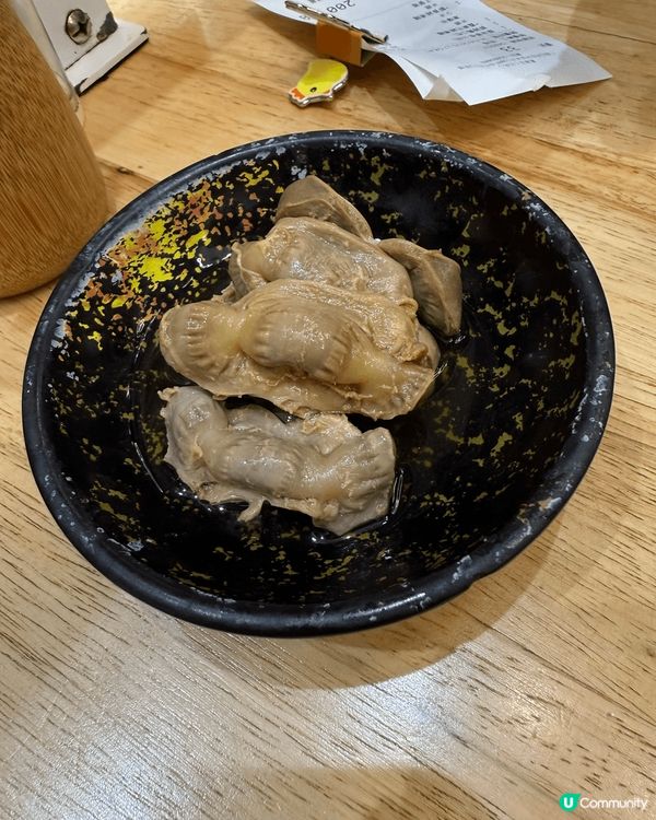 旺角鳳鳴居，必試醉雞米線。叫埋心水小吃：雞腎、雀巢春卷。