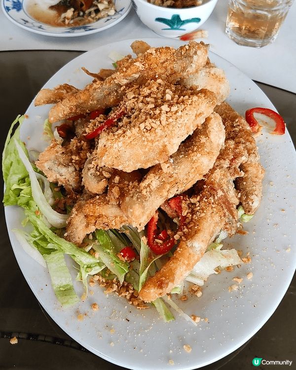 梅窩熟食中心德仔記，人均$200，有白灼蝦、蒸魚、椒鹽鮮魷、...