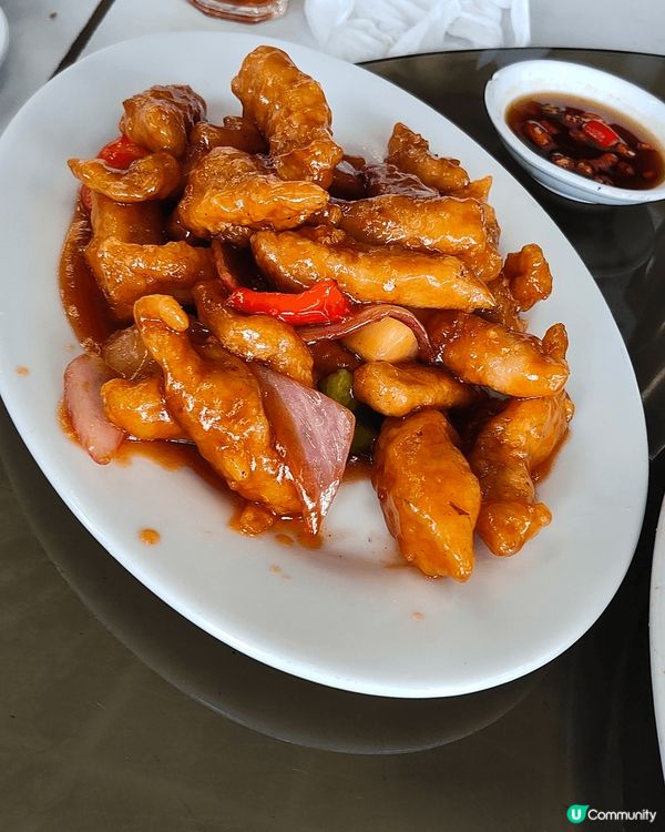 梅窩熟食中心德仔記，人均$200，有白灼蝦、蒸魚、椒鹽鮮魷、...