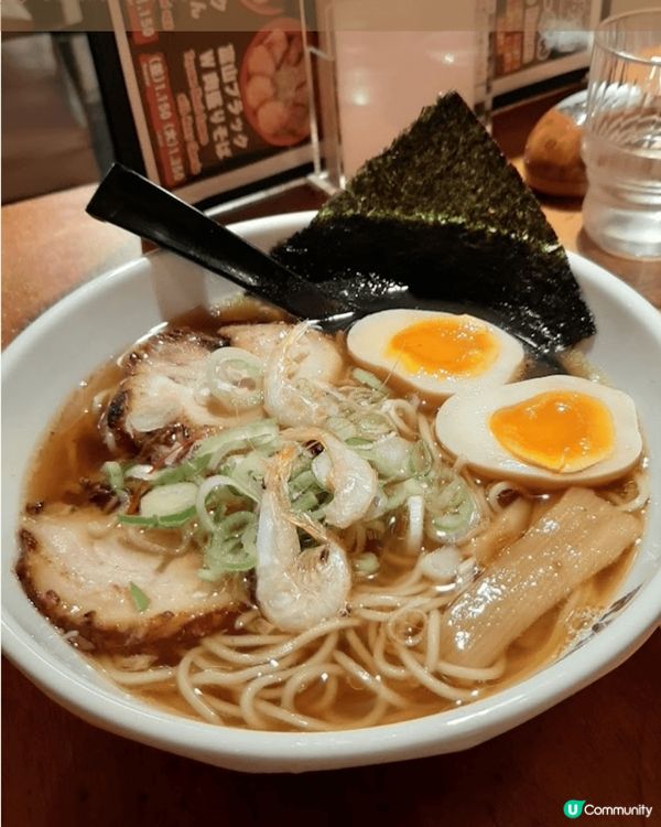 麵是用精心熬煮的濃郁高湯，享用這種有著炭火香氣的烤肉，都是不...