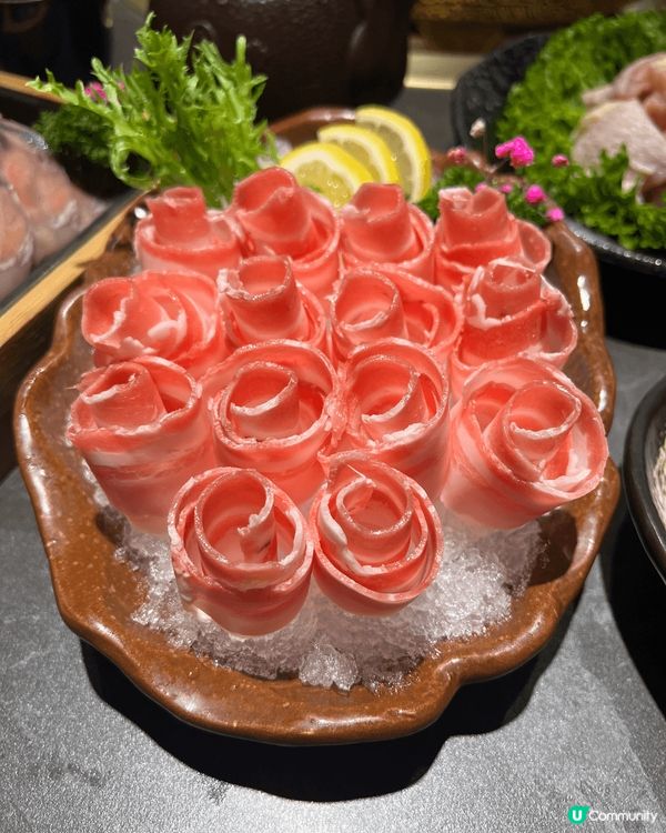 返大陸食湊湊火鍋，今次叫左3個鍋底，配合晒全家人既口味，分別...