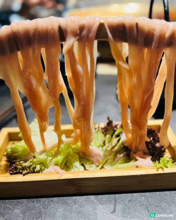 返大陸食湊湊火鍋，今次叫左3個鍋底，配合晒全家人既口味，分別...