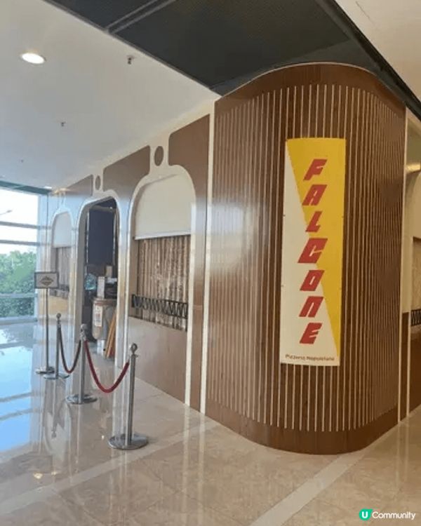 位於中環IFC商場的Falcone，以簡約工業風裝潢營造輕鬆...