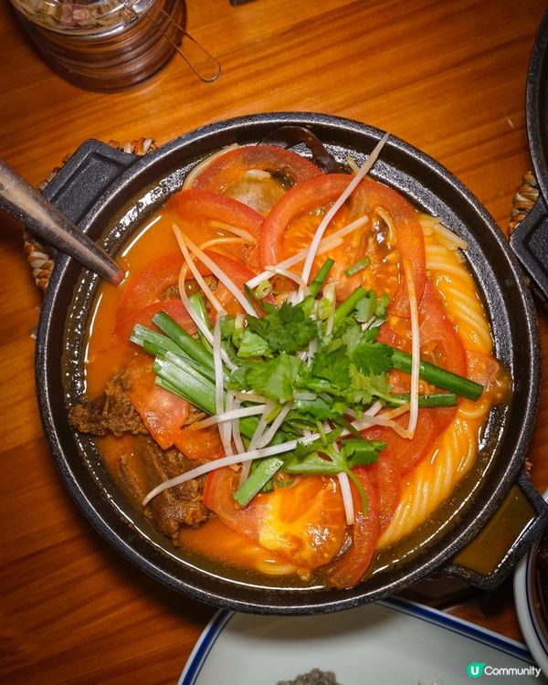 灣仔超彈牙足料巨無霸位米線