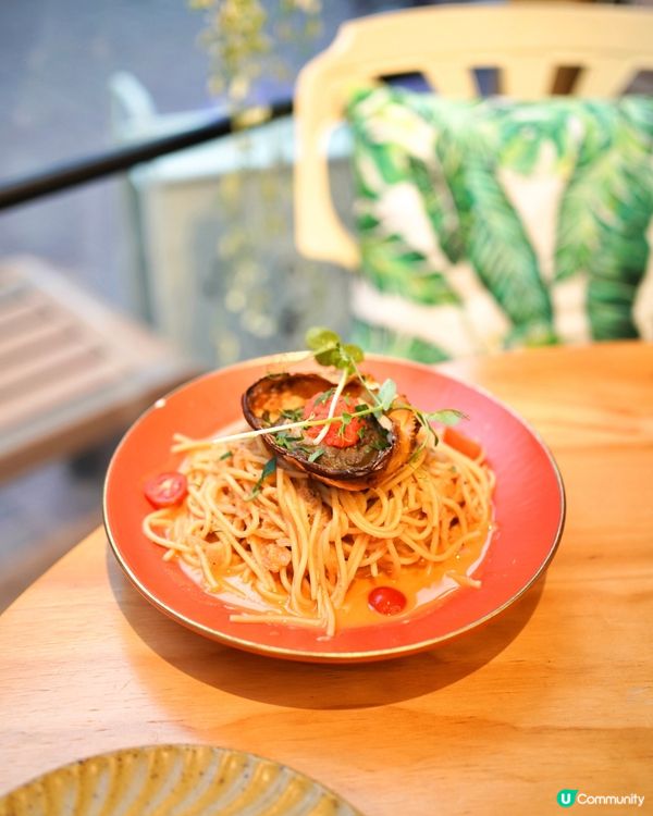 筲箕灣難得室內毛孩友善餐廳 pizza 大推！