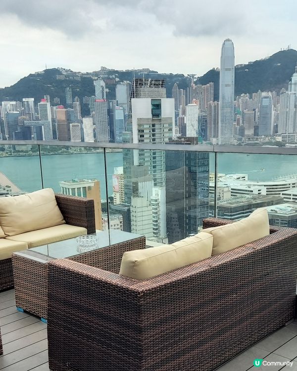 盡享尖沙咀180靚景的洒樓