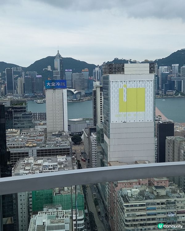 盡享尖沙咀180靚景的洒樓