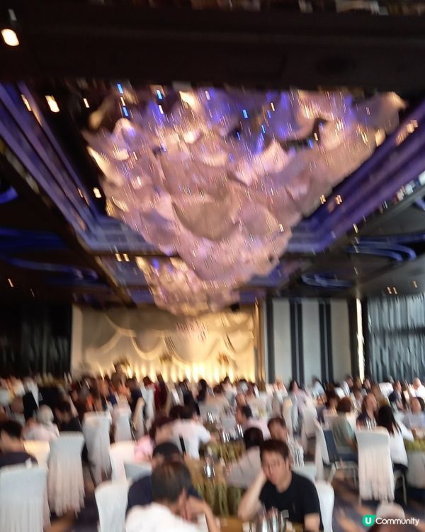 盡享尖沙咀180靚景的洒樓