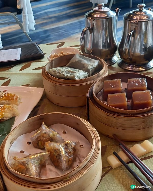 盡享尖沙咀180靚景的洒樓