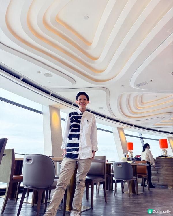 360°旋轉餐廳自助餐