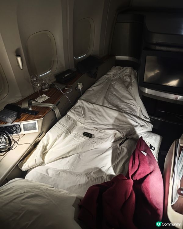 Cathay Pacific 國泰航空波音777頭等艙體驗