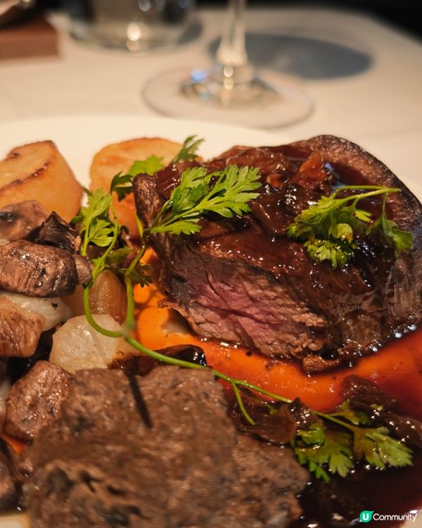 Cathay Pacific 國泰航空波音777頭等艙體驗