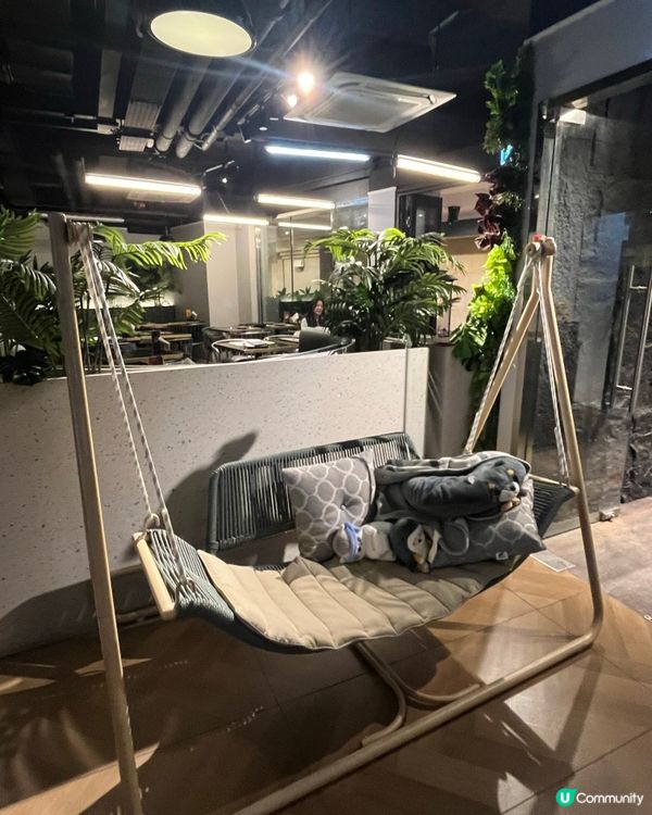 尖東隱世泰國風情餐廳 🍹  打卡吊椅，三五知己聚會首選！