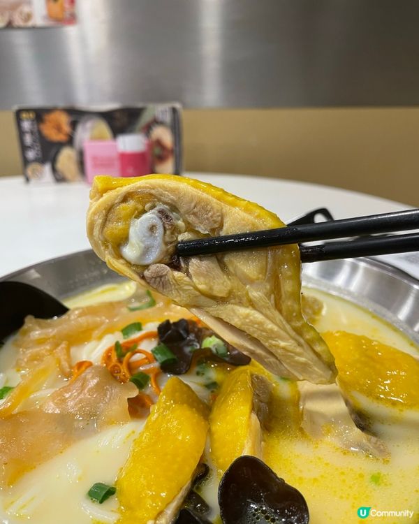 灣仔米線天堂 🍜  癡膠雞必試！