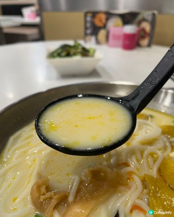 灣仔米線天堂 🍜  癡膠雞必試！