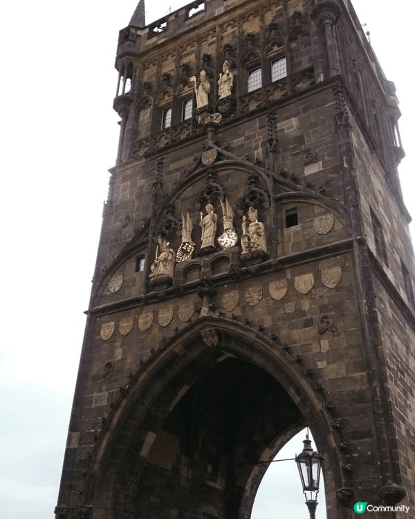 位於捷克的天文鐘，一個獨一無二的鐘背後，有著一個可悲的故事，...