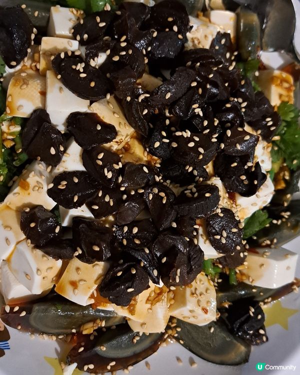 皮蛋豆腐BB青瓜配芫荽黑蒜