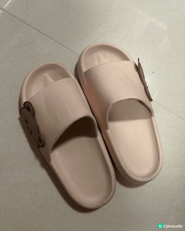 家居好物少不免要介紹大便感拖鞋，著落去又舒服，又方便，我著完...