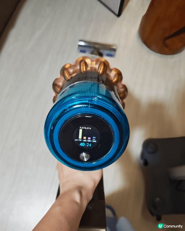 Dyson 吸塵機無敵，有任何灰塵都走唔甩，有綠光，幫助睇一...