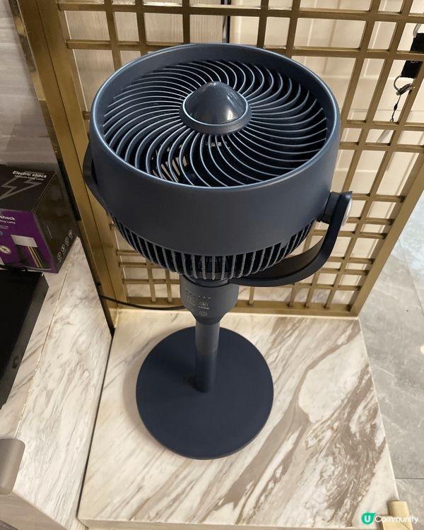 這個風扇很涼快，有時家裏不開冷氣也可以保持清爽。氣炸鍋可以讓...