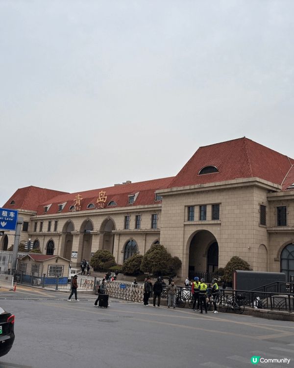 青島係一個好靚既地方，佢以前係德國嘅殖民地，所以有好多德式建...