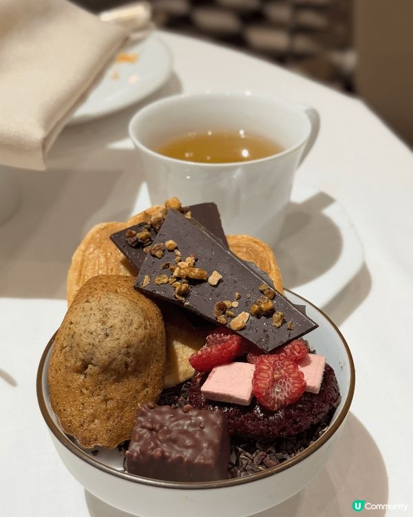 Rosewood 的 Butterfly room 環境好靚...