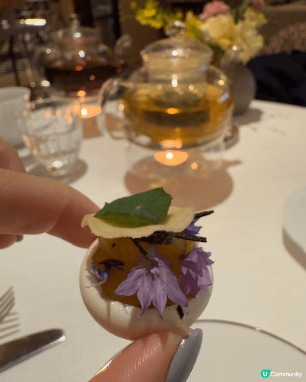 Rosewood 的 Butterfly room 環境好靚...