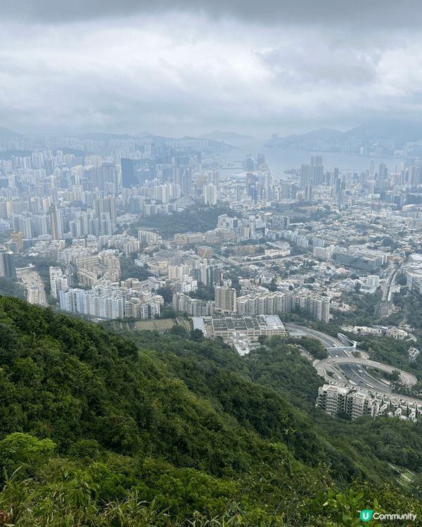剛剛星期一行左去畢架山行山，一個幾鐘就上到去觀景台，夠哂空曠...