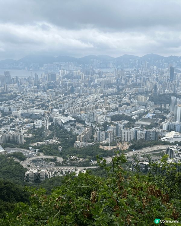 剛剛星期一行左去畢架山行山，一個幾鐘就上到去觀景台，夠哂空曠...