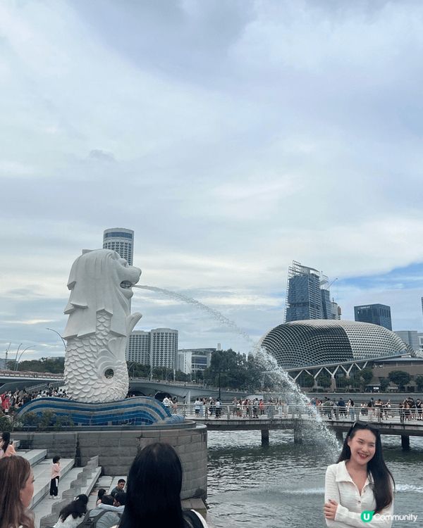 之前去左新加坡旅行，梗係要同魚尾獅影相，魚尾獅就係新加坡最著...