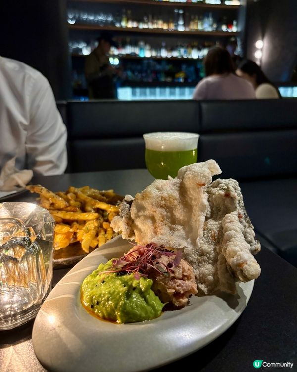 銅鑼灣樓上餐廳探店😋  裝修特別，氣氛舒服，價錢中等！