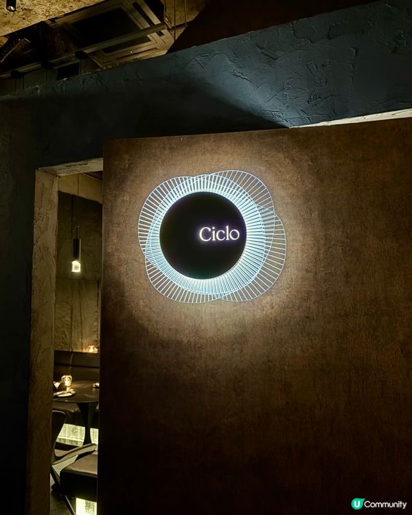 銅鑼灣樓上餐廳探店😋  裝修特別，氣氛舒服，價錢中等！