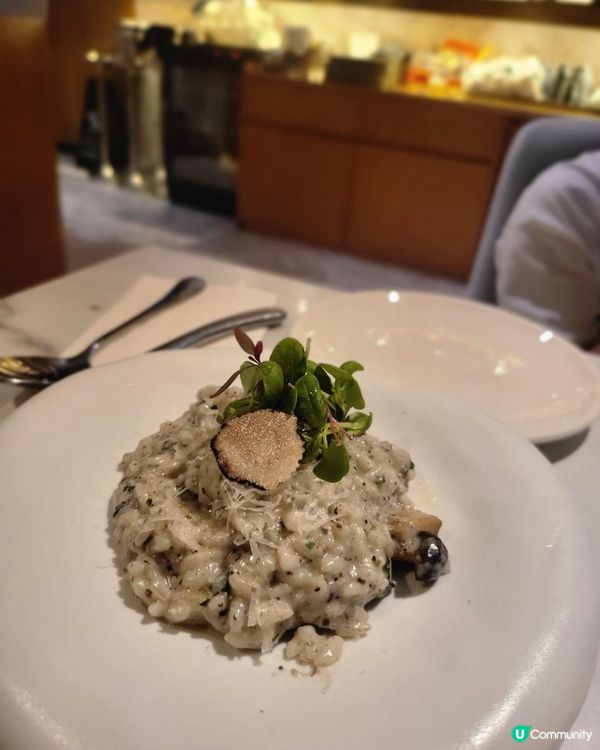 LAB EAT Restaurant & Bar